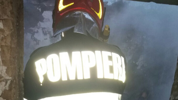 Pompierii au intervenit la locul incendiului. FOTO ISU Dobrogea Pompierii au intervenit la locul incendiului. FOTO ISU Dobrogea
