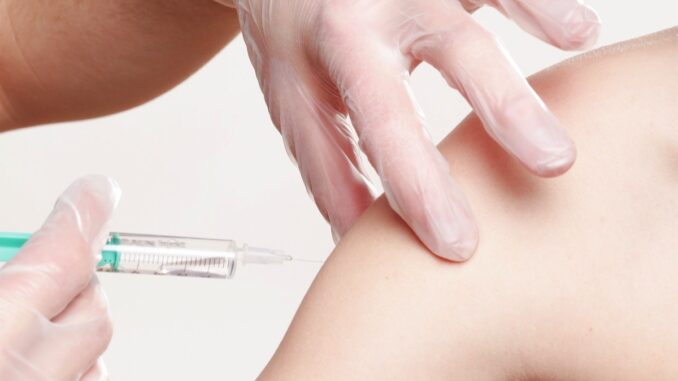 Vaccinul ajunge la pacienți. FOTO pixabay Vaccinul ajunge la pacienți. FOTO pixabay