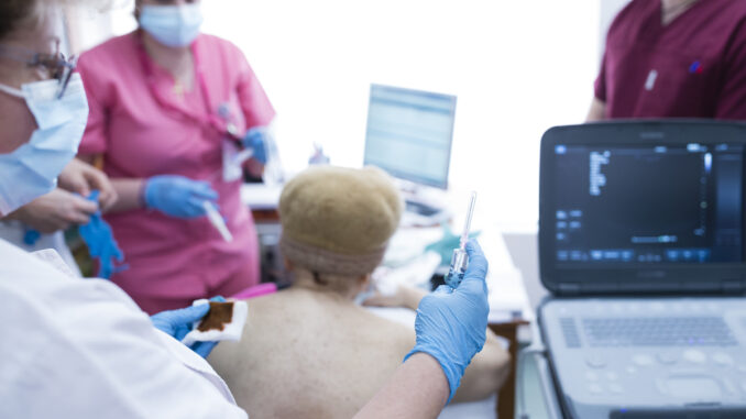 Procedură oncologică la plămâni. FOTO Cornel Putan Procedură oncologică la plămâni. FOTO Cornel Putan