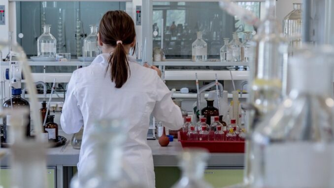 laboratory-g92817959d_1280 laborator, cercetare, analize