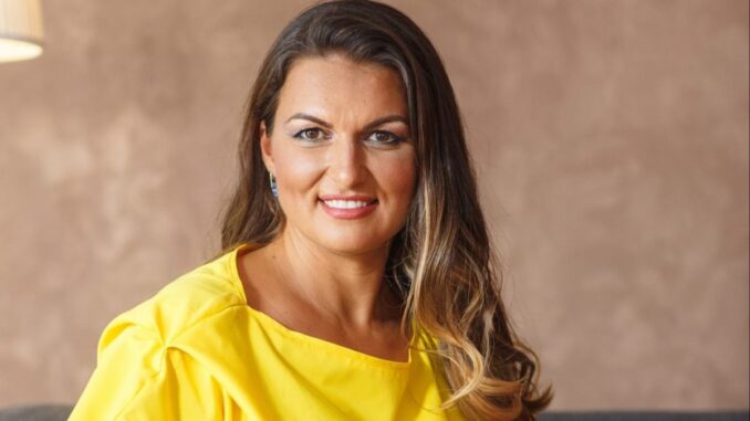 Alina Patrahau_ Daruieste Aripi