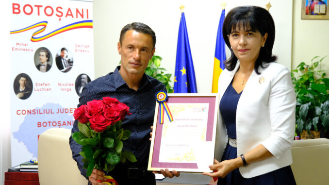 Diplomă de excelență pentru sportivul botoșănean Iulian Rotariu. FOTO CJB Diplomă de excelență pentru sportivul botoșănean Iulian Rotariu. FOTO CJB
