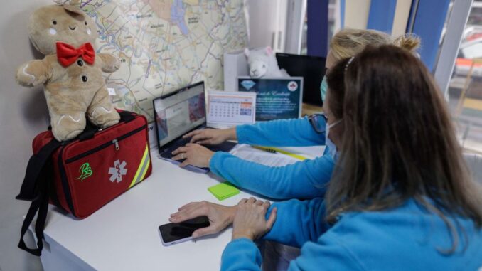 Dăruiește Aripi_cordonare cu echipele din teren