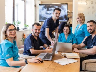 Echipa DENT ESTET. FOTO porter novelli public relations